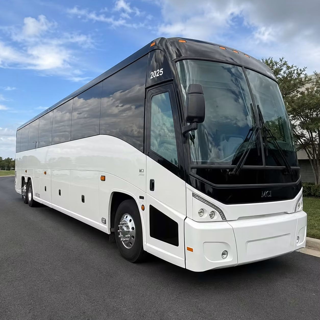 it s easy to book group transportation to ford field and comerica park concerts