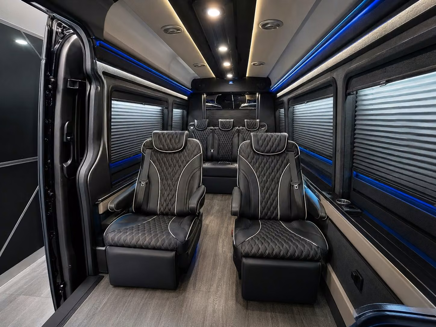 sports team and group travel airport shuttles in sterling heights